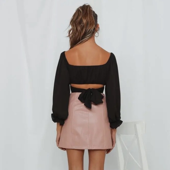 Black off the shoulder tie back crop top - Picture 3 of 5